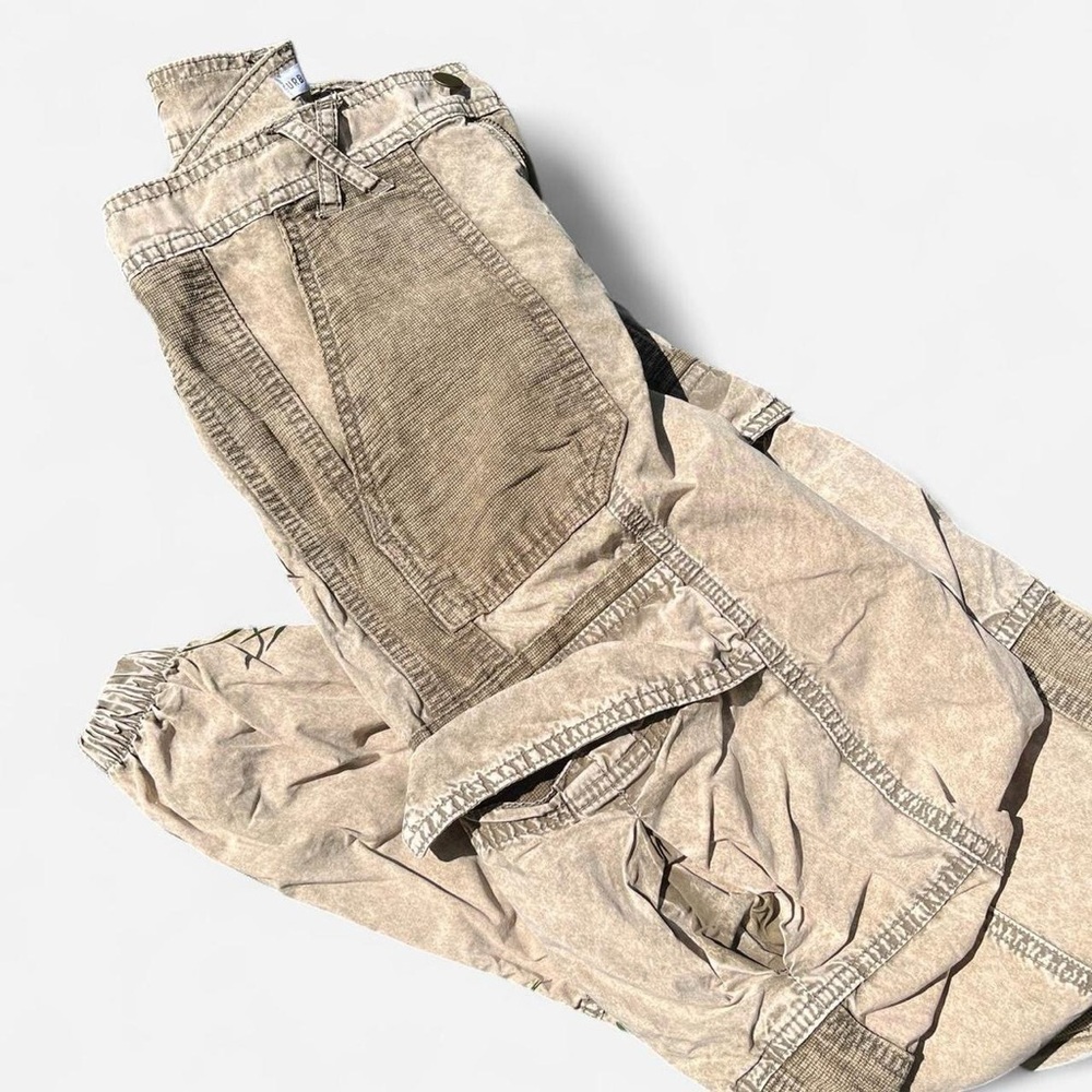Urban Outfitters Two-Tone Cargo Pants - Picture 5 of 7
